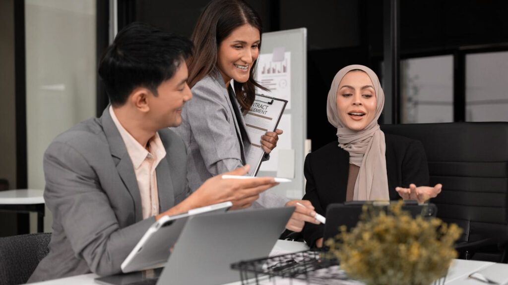 How Eazio Helps Small Businesses Compete with Enterprise-Level HR Tools